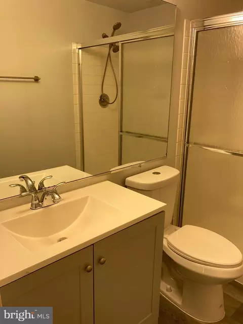 Bath - 2232 Wimbledon Cir, Silver Spring, MD 20906 photo 5 of 6