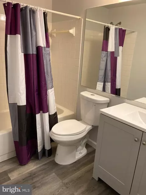 Bath - 2232 Wimbledon Cir, Silver Spring, MD 20906 photo 4 of 6