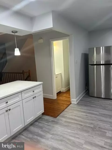Entry Way - 2232 Wimbledon Cir, Silver Spring, MD 20906 photo 3 of 12