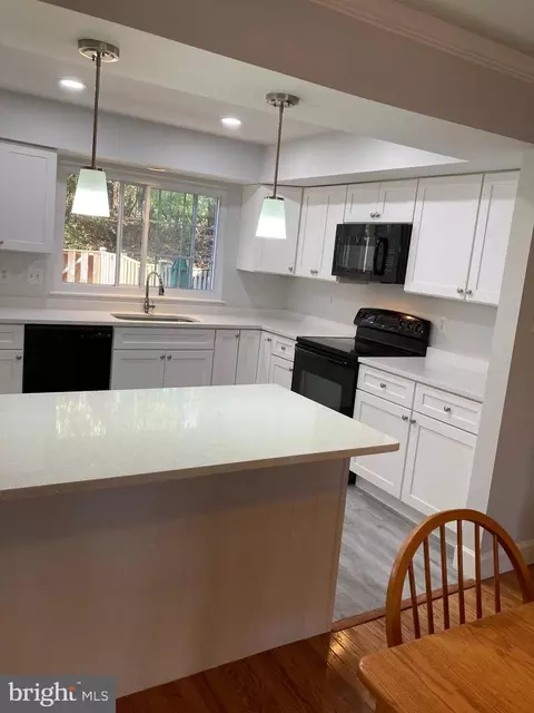 Kitchen - 2232 Wimbledon Cir, Silver Spring, MD 20906 photo 4 of 7