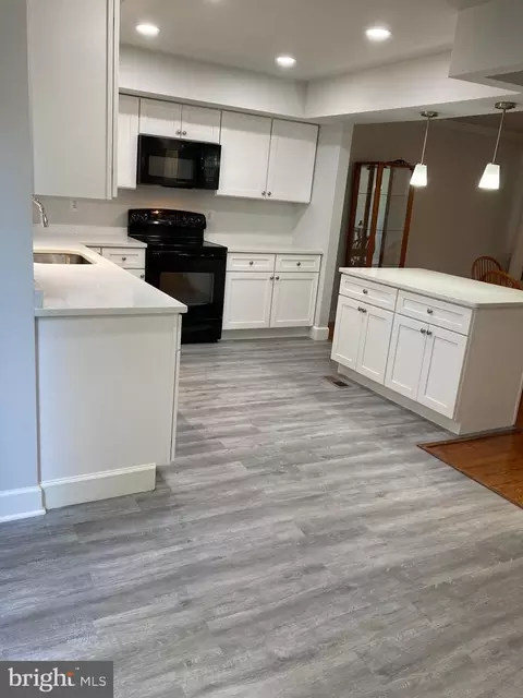 Kitchen - 2232 Wimbledon Cir, Silver Spring, MD 20906 photo 6 of 7