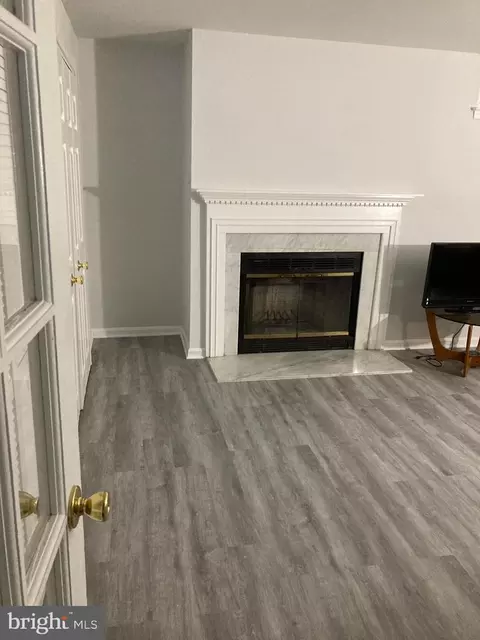 Living - 2232 Wimbledon Cir, Silver Spring, MD 20906 photo 4 of 5