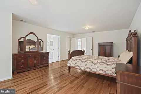 15601 Thompson Rd, Silver Spring, MD 20905 photo 38