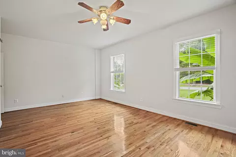 15601 Thompson Rd, Silver Spring, MD 20905 photo 21