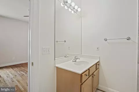 15601 Thompson Rd, Silver Spring, MD 20905 photo 16