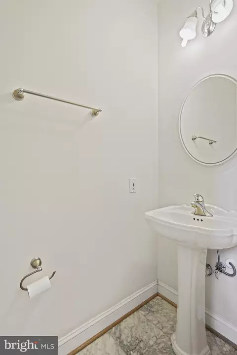 15601 Thompson Rd, Silver Spring, MD 20905 photo 10
