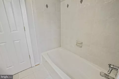 15601 Thompson Rd, Silver Spring, MD 20905 photo 46