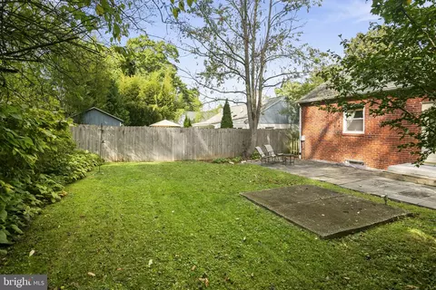Exterior - 1104 Dennis Ave, Silver Spring, MD 20901 photo 2 of 9