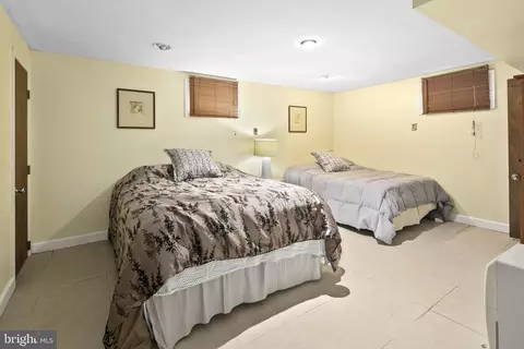 Bedroom - 1104 Dennis Ave, Silver Spring, MD 20901 photo 7 of 9