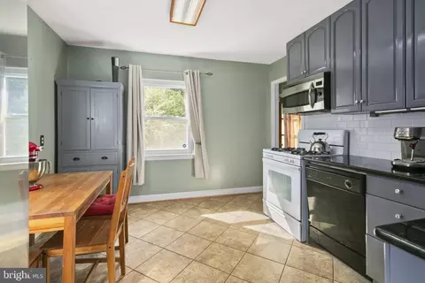 Kitchen - 1104 Dennis Ave, Silver Spring, MD 20901 photo 3 of 6