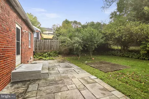 Exterior - 1104 Dennis Ave, Silver Spring, MD 20901 photo 5 of 9
