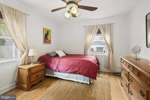 Bedroom - 1104 Dennis Ave, Silver Spring, MD 20901 photo 1 of 9
