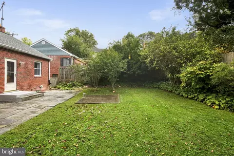 Exterior - 1104 Dennis Ave, Silver Spring, MD 20901 photo 6 of 9