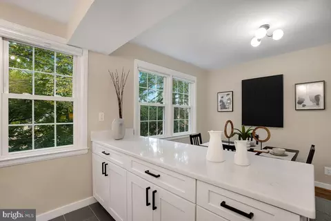 Kitchen - 2211 Washington Ave #301, Silver Spring, MD 20910 photo 3 of 4
