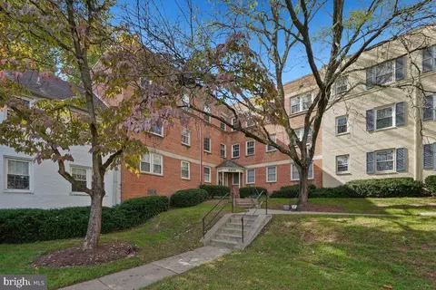 2211 Washington Ave #301, Silver Spring, MD 20910