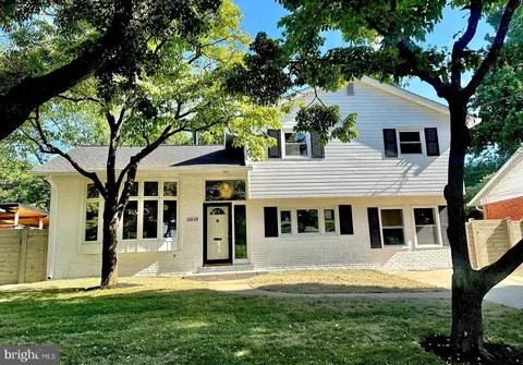 5818 Greentree Rd, Bethesda, MD 20817