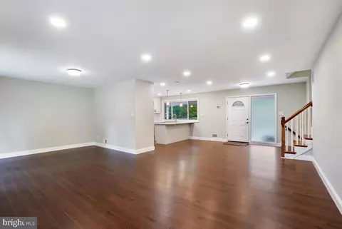 807 Lowander Ln, Silver Spring, MD 20901 photo 9