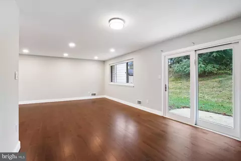 807 Lowander Ln, Silver Spring, MD 20901 photo 11