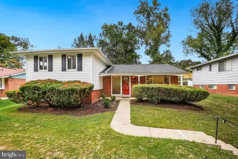 807 Lowander Ln, Silver Spring, MD 20901 photo 2