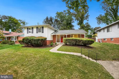807 Lowander Ln, Silver Spring, MD 20901