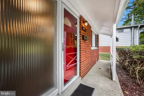 807 Lowander Ln, Silver Spring, MD 20901 photo 3