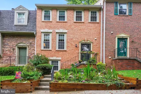 21 Apple Seed Ln, Gaithersburg, MD 20878