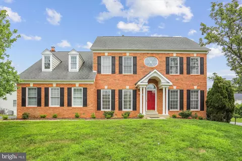 10801 Maplecrest Ln, Potomac, MD 20854