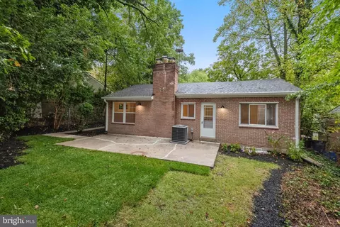 Exterior - 1009 Roswell Dr, Silver Spring, MD 20901 photo 3 of 5
