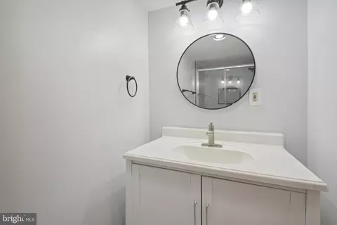 Bath - 1009 Roswell Dr, Silver Spring, MD 20901 photo 3 of 3
