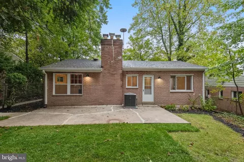Exterior - 1009 Roswell Dr, Silver Spring, MD 20901 photo 4 of 5