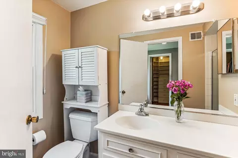 9013 Paddock Ln, Potomac, MD 20854 photo 26