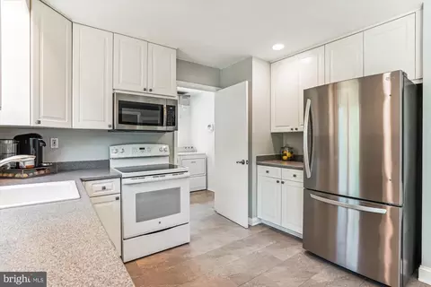 9013 Paddock Ln, Potomac, MD 20854 photo 15
