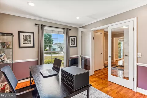 9013 Paddock Ln, Potomac, MD 20854 photo 4