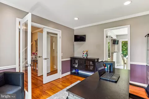 9013 Paddock Ln, Potomac, MD 20854 photo 6