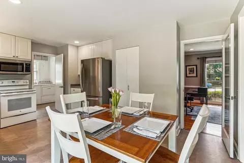 9013 Paddock Ln, Potomac, MD 20854 photo 13