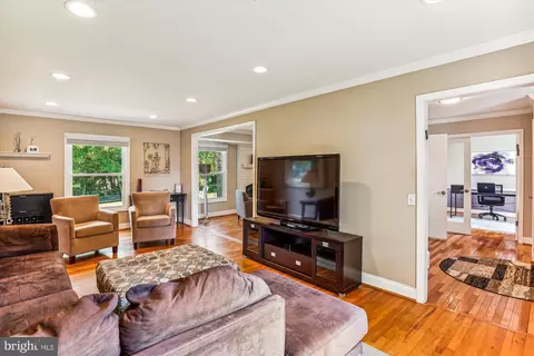 9013 Paddock Ln, Potomac, MD 20854 photo 8