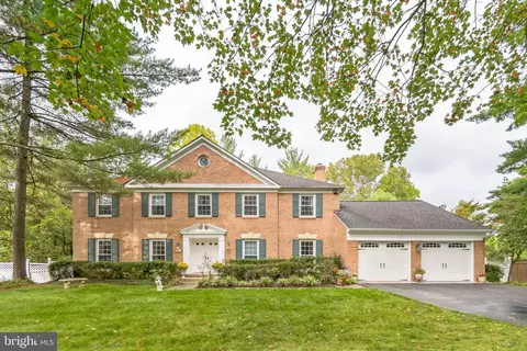 7629 Royal Dominion Dr, Bethesda, MD 20817