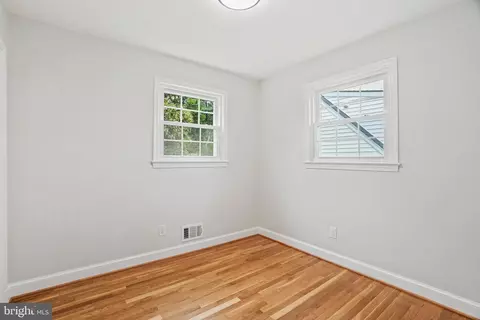 Bedroom - 805 Guilford St, Silver Spring, MD 20901 photo 3 of 7