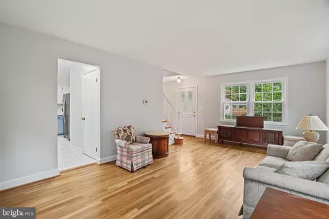 Living - 805 Guilford St, Silver Spring, MD 20901 photo 3 of 3