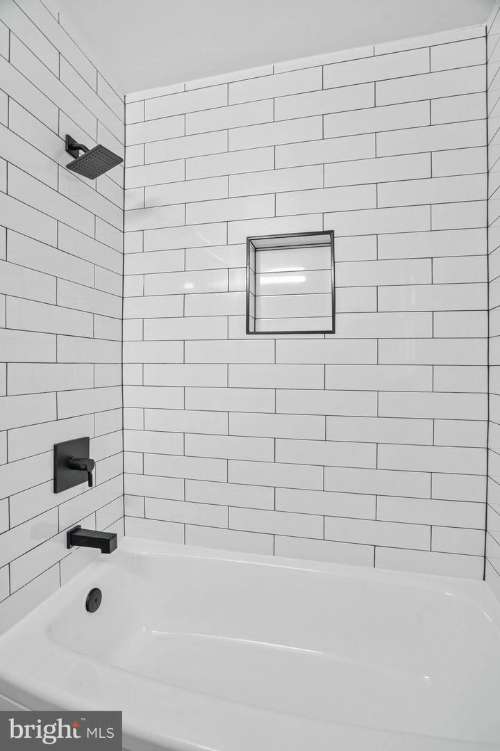 Bath - 805 Guilford St, Silver Spring, MD 20901 photo 5 of 9