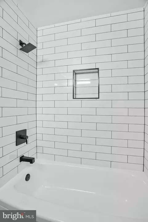 Bath - 805 Guilford St, Silver Spring, MD 20901 photo 5 of 9