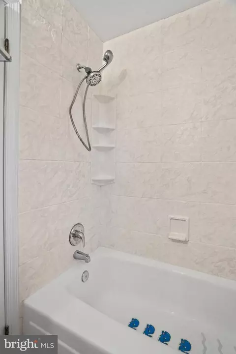 Bath - 805 Guilford St, Silver Spring, MD 20901 photo 8 of 9