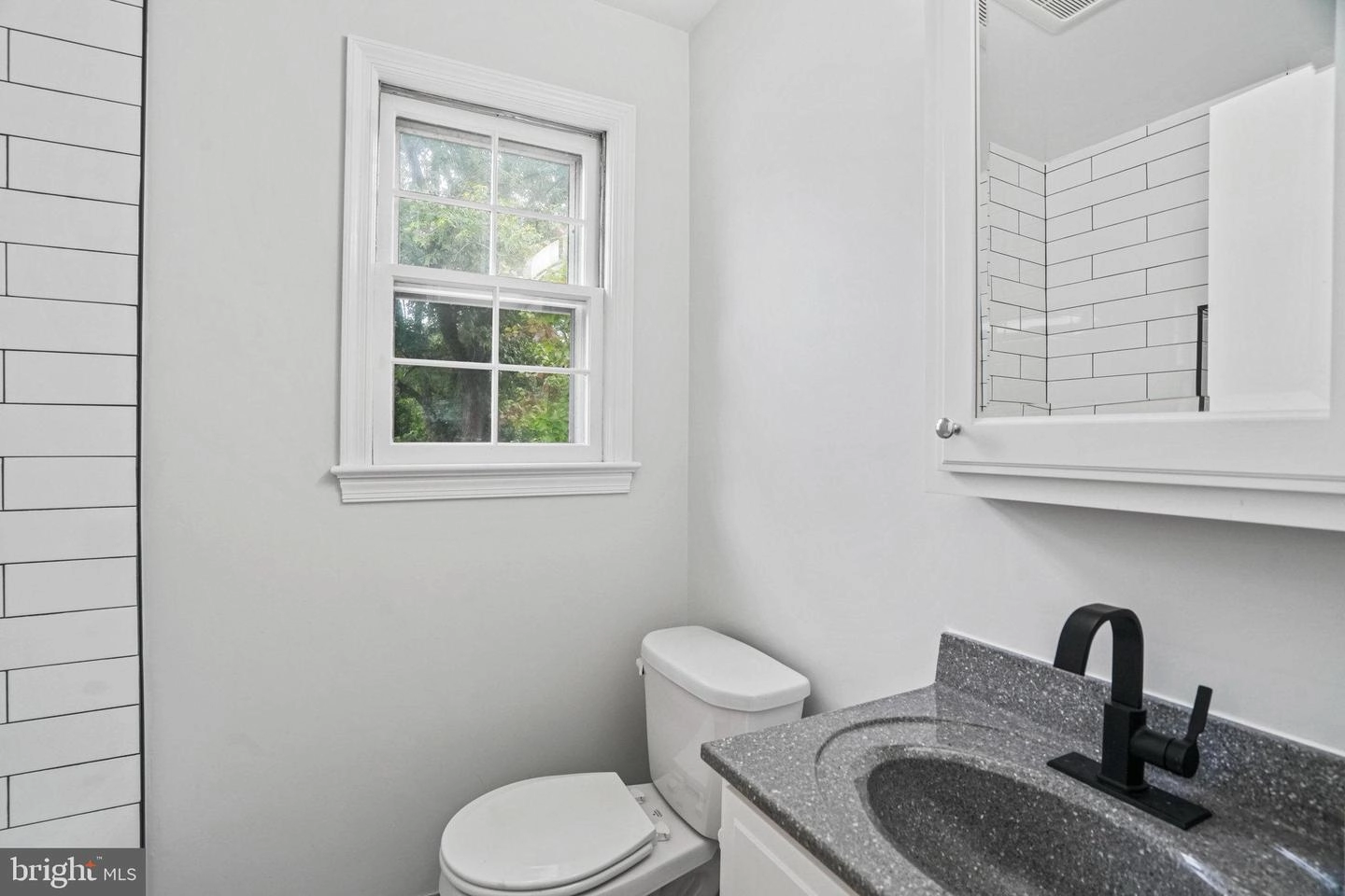 Bath - 805 Guilford St, Silver Spring, MD 20901 photo 3 of 9