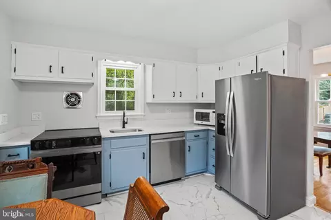 Kitchen - 805 Guilford St, Silver Spring, MD 20901 photo 2 of 3