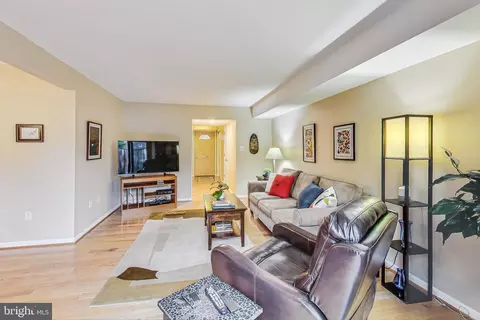 10725 Bucknell Dr #12, Silver Spring, MD 20902 photo 4