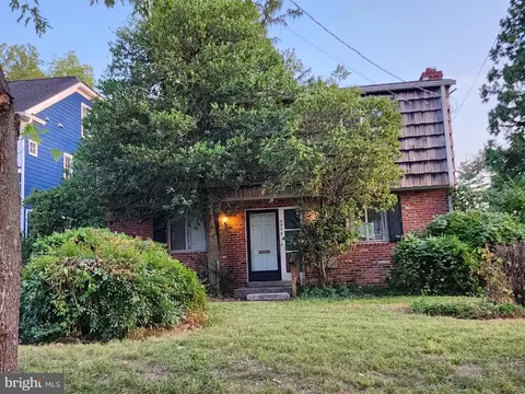 5506 Oakmont Ave, Bethesda, MD 20817