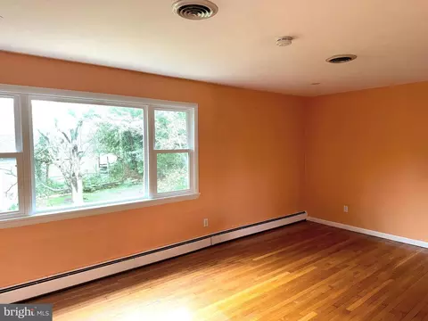 Living - 11508 Channing Dr, Silver Spring, MD 20902 photo 2 of 11