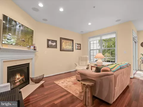 Living - 1504 Rabbit Hollow Pl, Silver Spring, MD 20906 photo 6 of 9