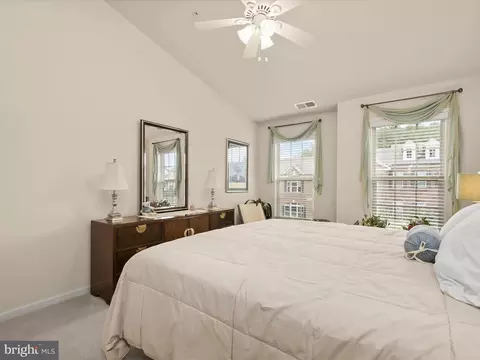 Bedroom - 1504 Rabbit Hollow Pl, Silver Spring, MD 20906 photo 7 of 7