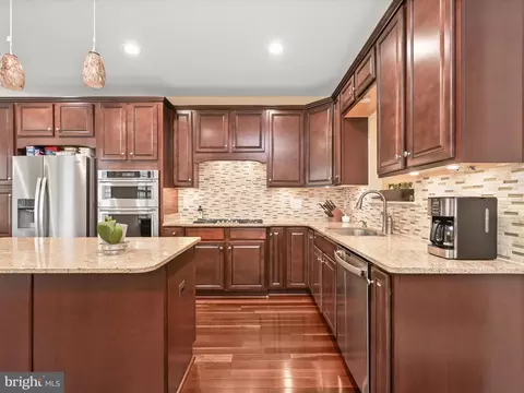 Kitchen - 1504 Rabbit Hollow Pl, Silver Spring, MD 20906 photo 2 of 5